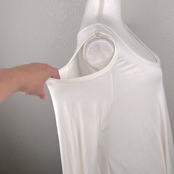 Soprano White Cold Shoulder Long Sleeve Flowy Top Size 2X New with tags! - Picture 5 of 8